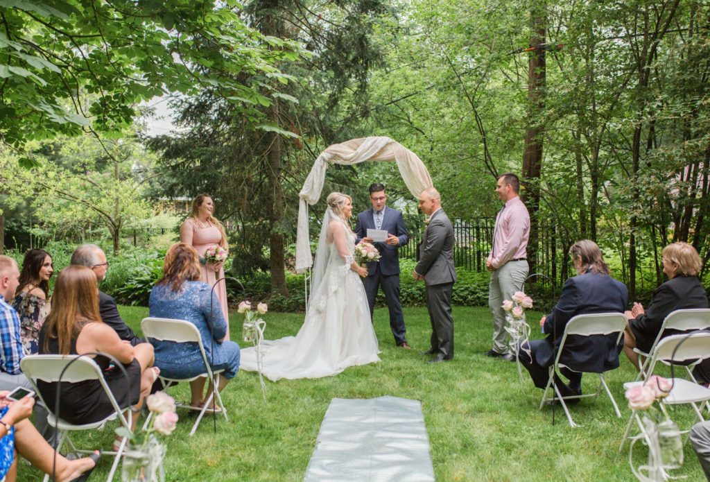 akron-ohio-backyard-summer-wedding-18