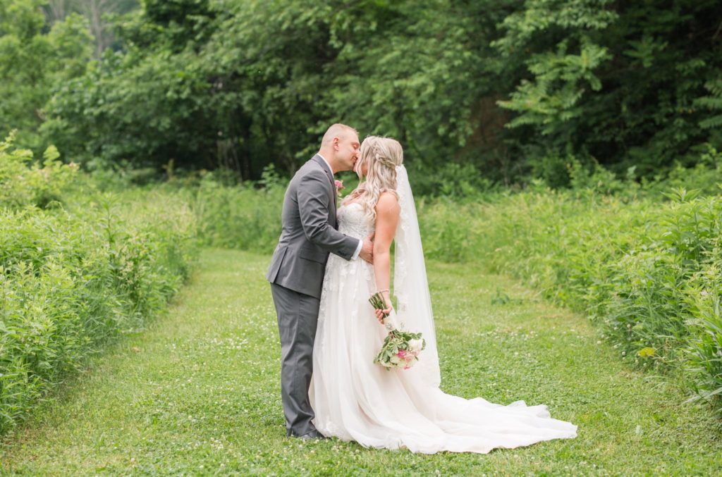 akron-ohio-backyard-summer-wedding-30