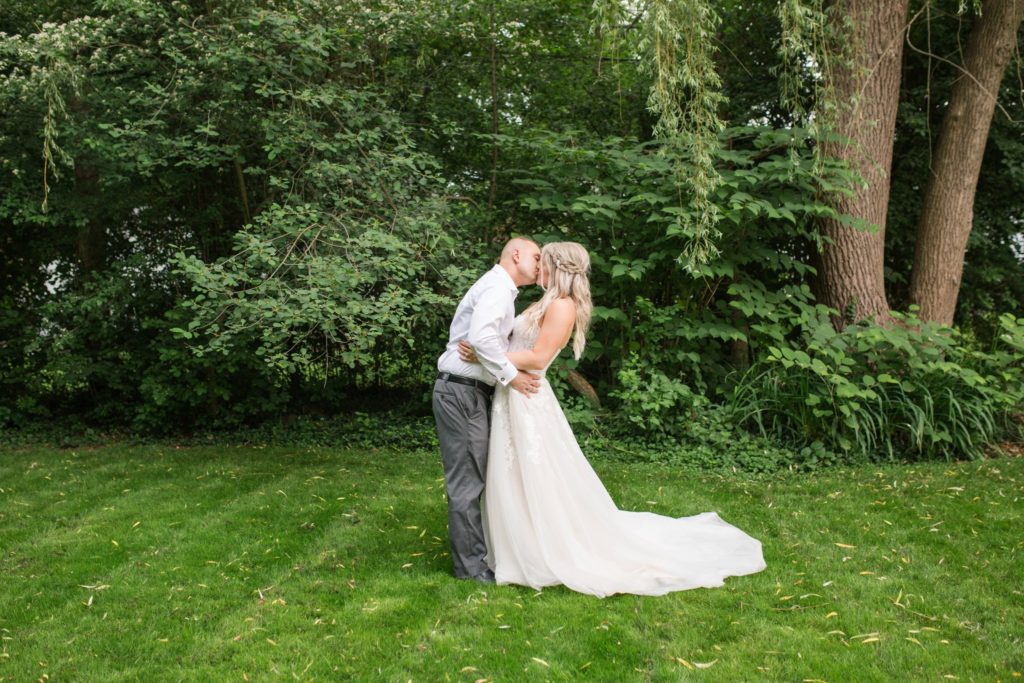 akron-ohio-backyard-summer-wedding-76