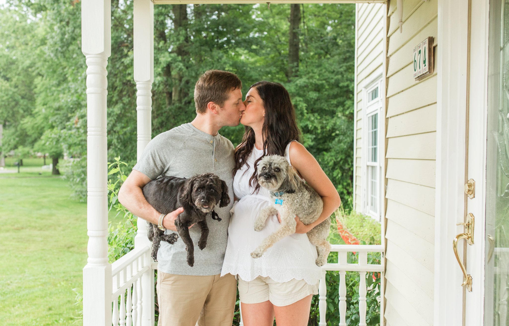maternity photos with dogs 